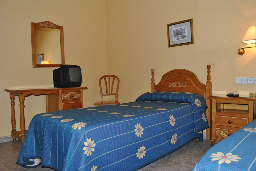 Hostal Rey Teodomiro Orihuela Buitenkant foto