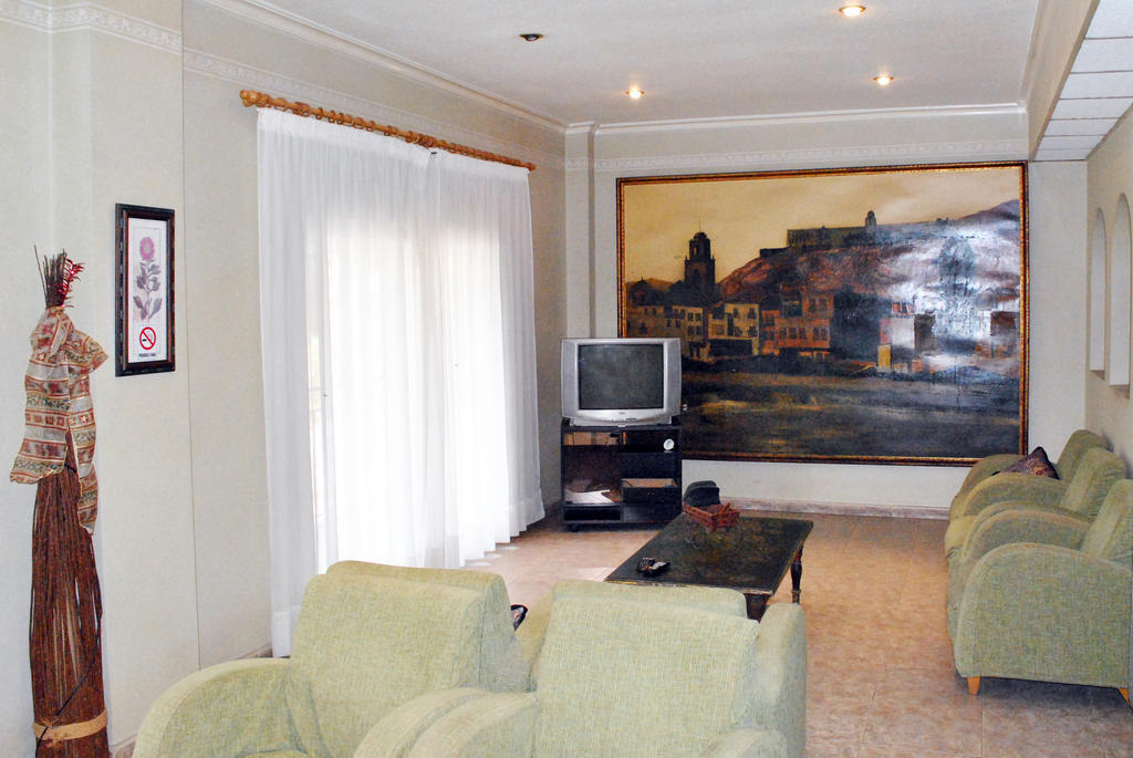 Hostal Rey Teodomiro Orihuela Buitenkant foto