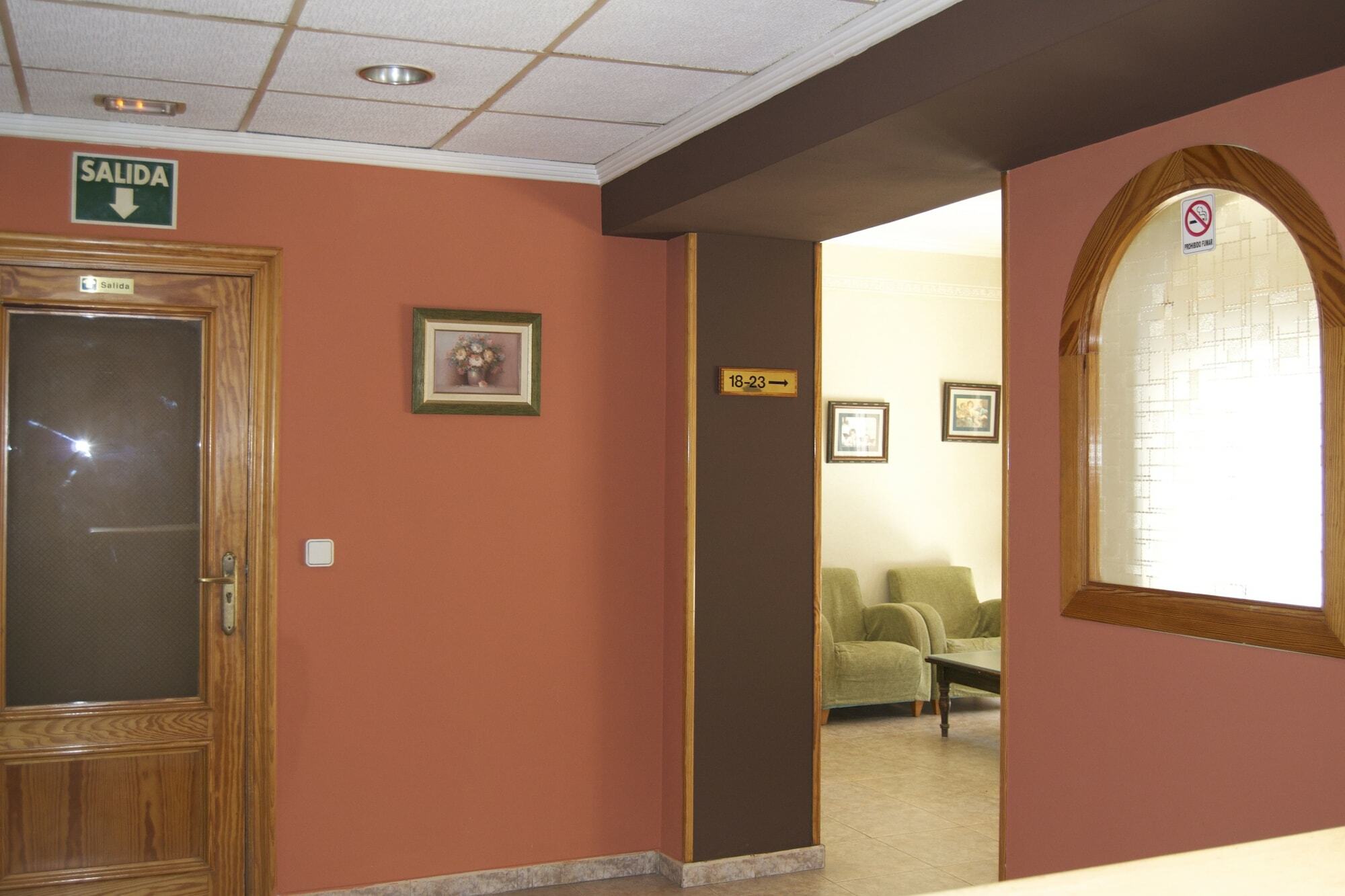 Hostal Rey Teodomiro Orihuela Buitenkant foto